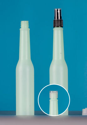 Bottiglia d'erogazione vuota dell'HDPE da 0,7 litri grande con la pompa